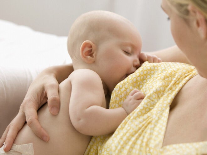 Allattamento: fa bene anche alla mamma! Allattamento: fa bene anche alla mamma!