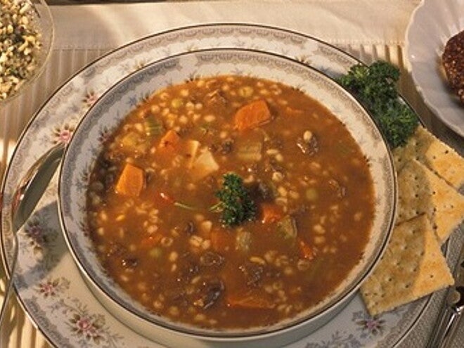 Zuppa di orzo, farro, fagioli e ceci